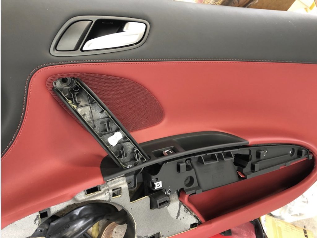 アウデr8ドア内張りカラーチェンジ アルミホイール修理塗装 自動車内装修理修復